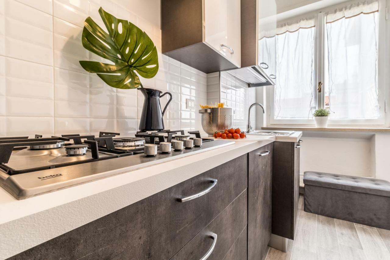 Joivy Modern 1-Bed Flat With Balcony In Portello Milano Ngoại thất bức ảnh