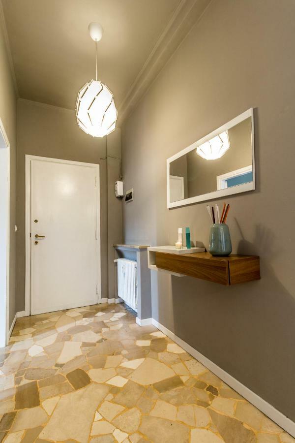 Joivy Modern 1-Bed Flat With Balcony In Portello Milano Ngoại thất bức ảnh